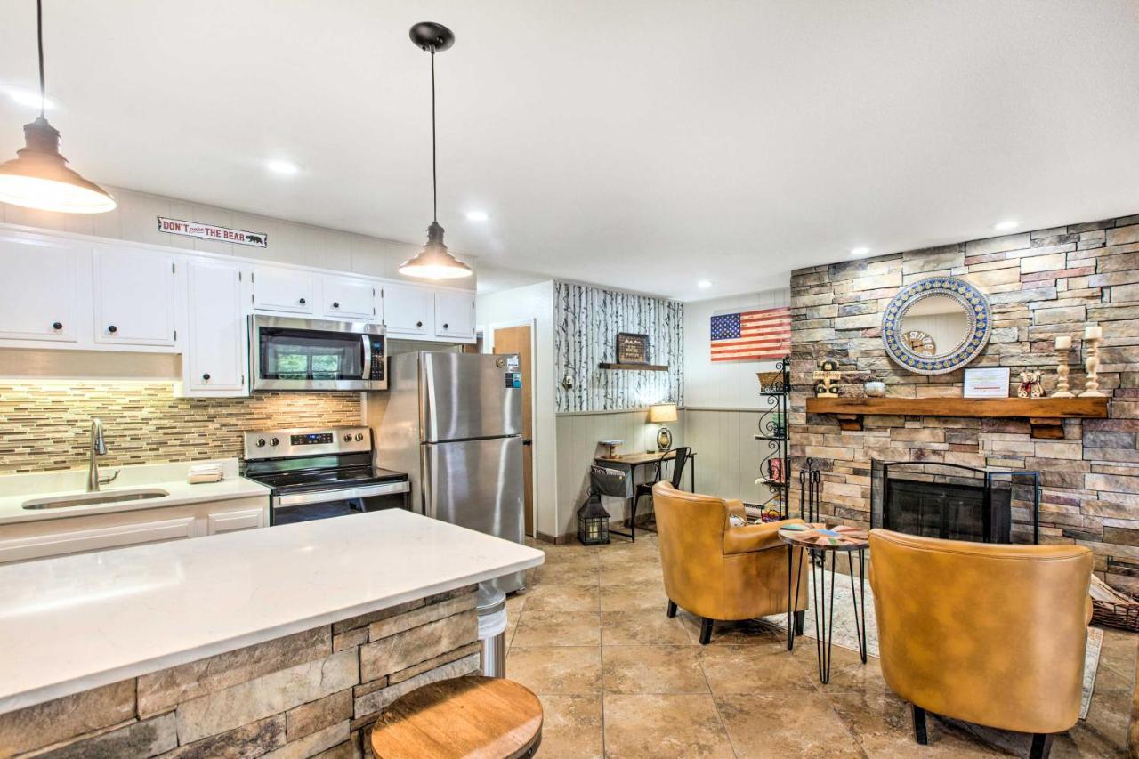 Main St Red River Ski Condo With Mountain View! Exterior photo