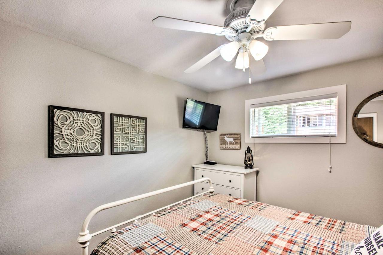 Main St Red River Ski Condo With Mountain View! Exterior photo