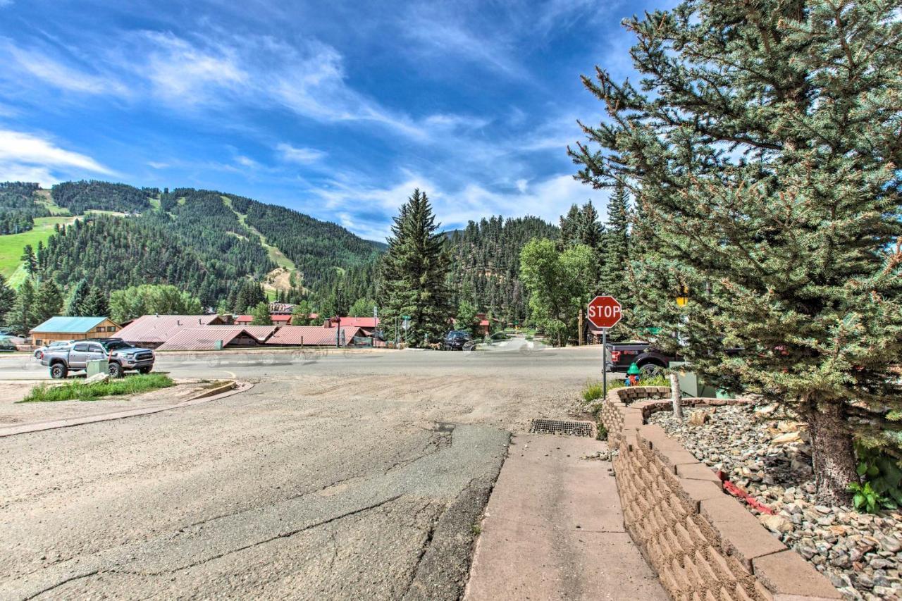 Main St Red River Ski Condo With Mountain View! Exterior photo
