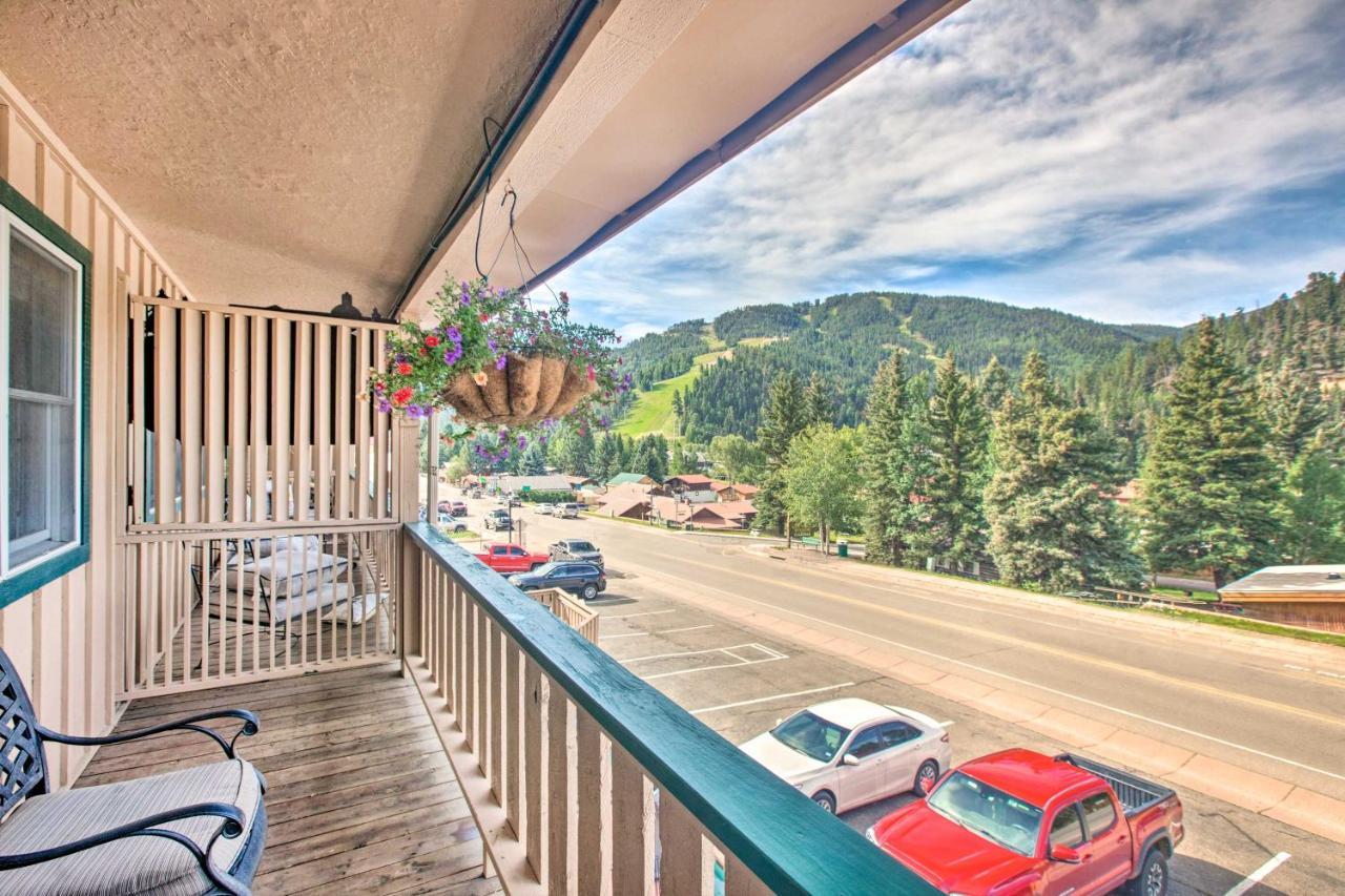 Main St Red River Ski Condo With Mountain View! Exterior photo