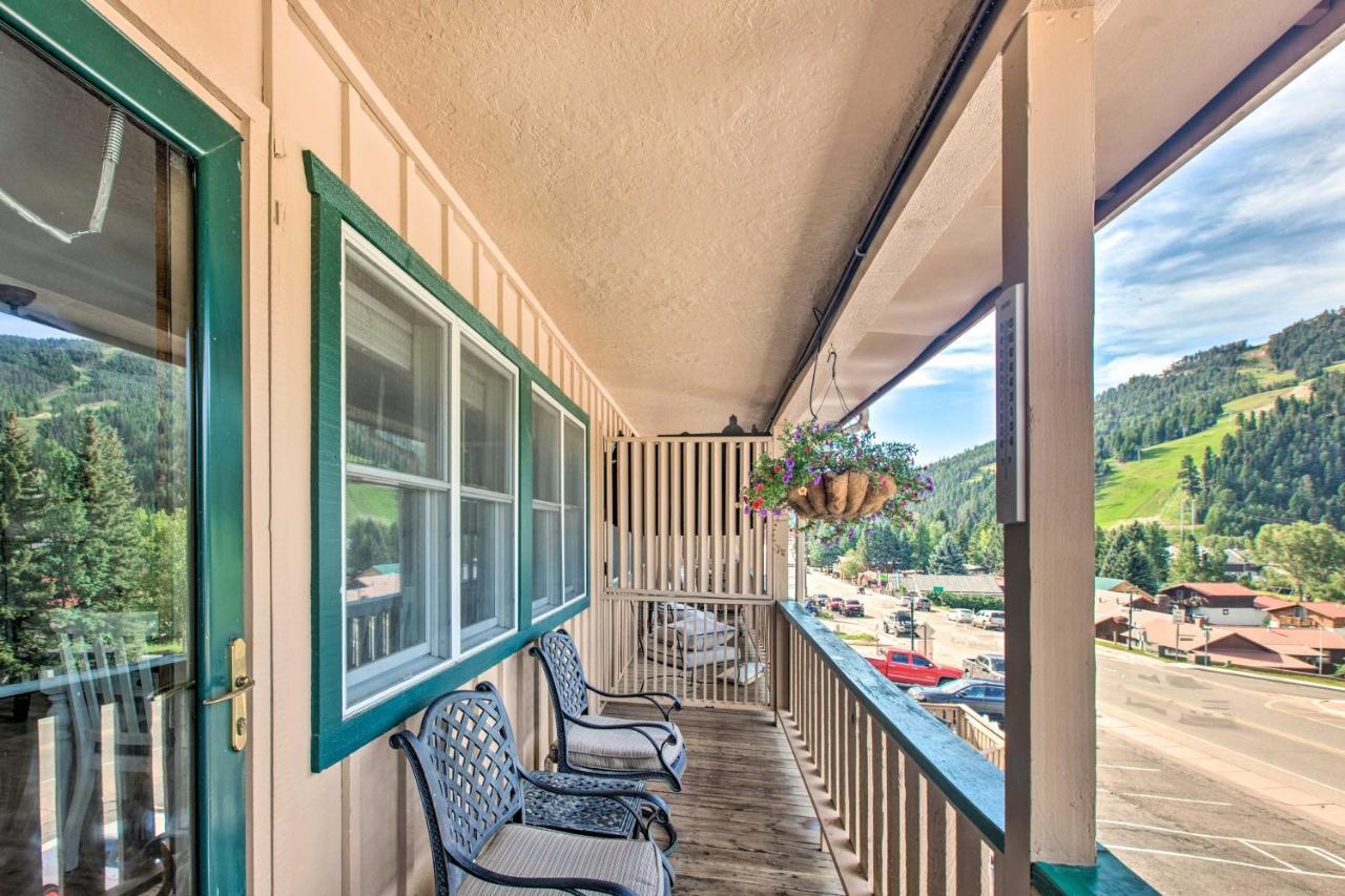 Main St Red River Ski Condo With Mountain View! Exterior photo